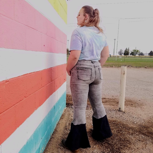 Lucky & Blessed L&B Gray Acid Wash Flare Jeans - Picture 3 of 11